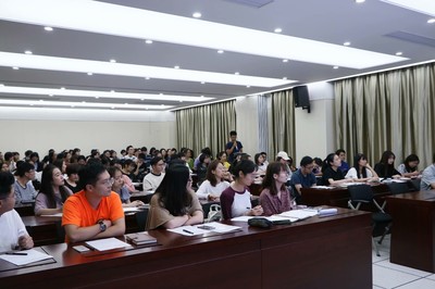 國(guó)外心理咨詢?nèi)藛T培養(yǎng)和管理及我國(guó)現(xiàn)狀研究——錢銘怡教授講座回顧